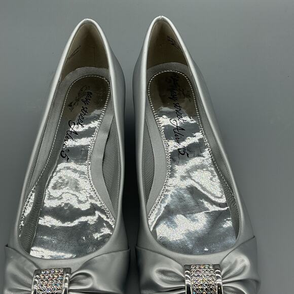 NEW Easy Street Women’s Eloise Pumps Silver Size 7N - Picture 6 of 10
